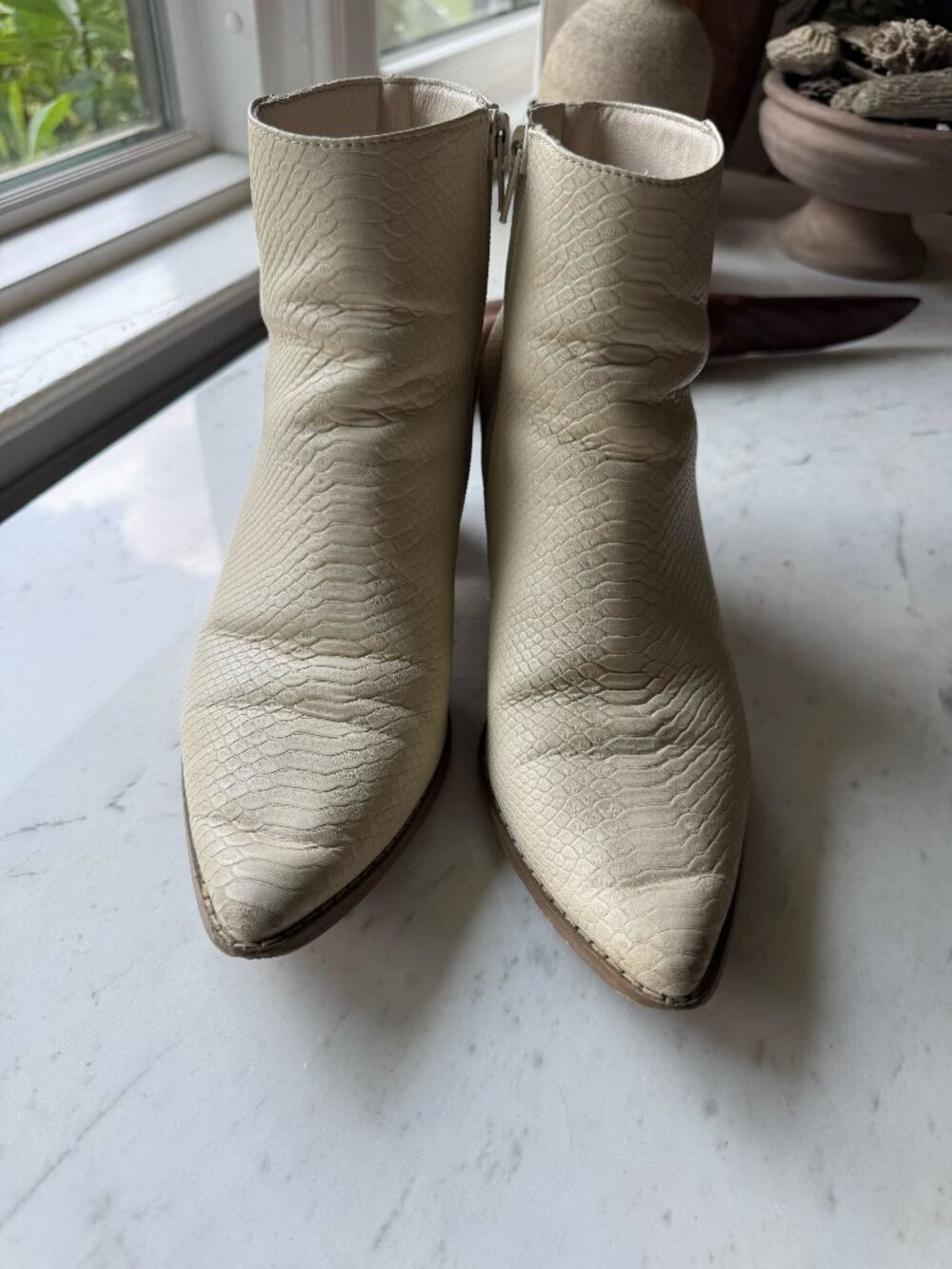Matisse Caty Ankle Boot White Croc - Picture 1 of 6